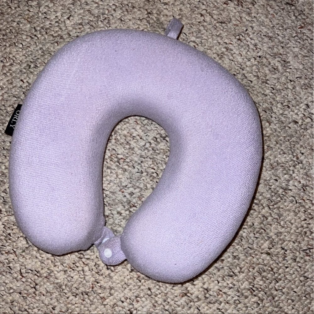 Travel neck pillow